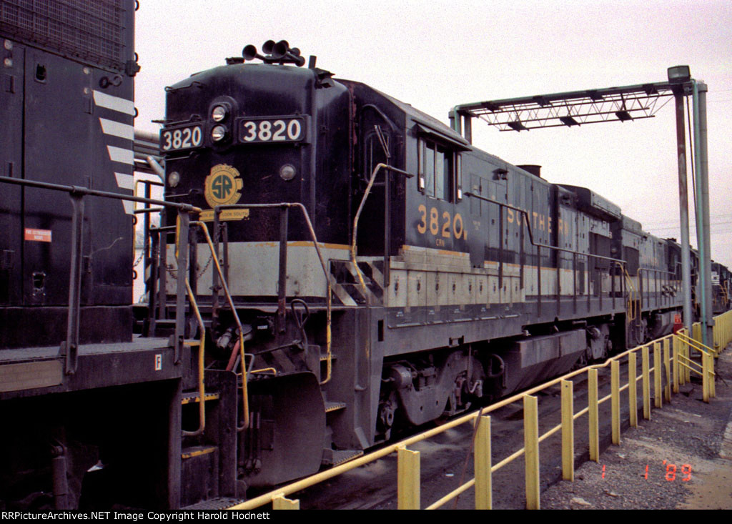 SOU 3820 sits at the fuel racks 